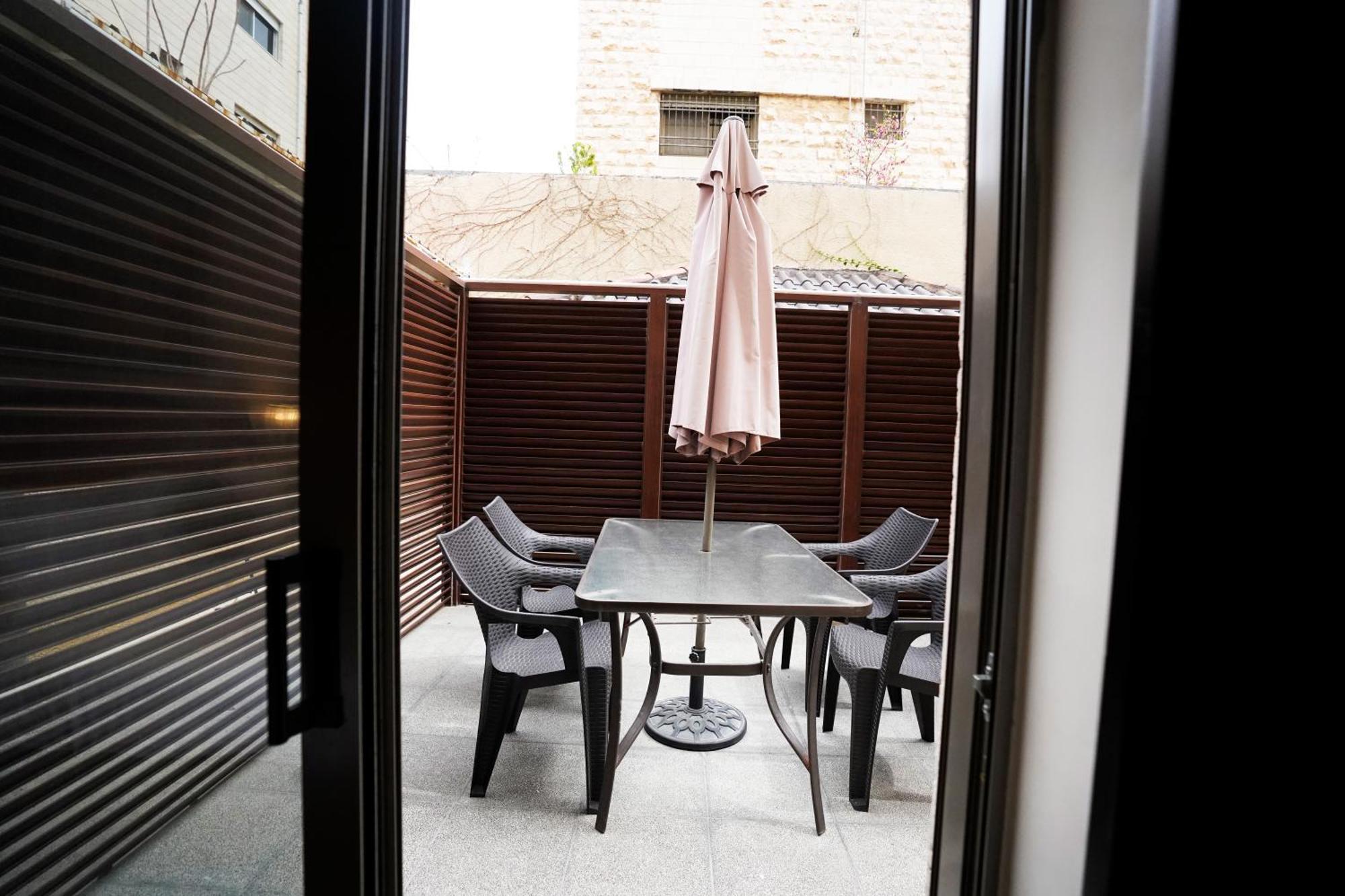 Naylover Hotel Suites Amman Exterior photo